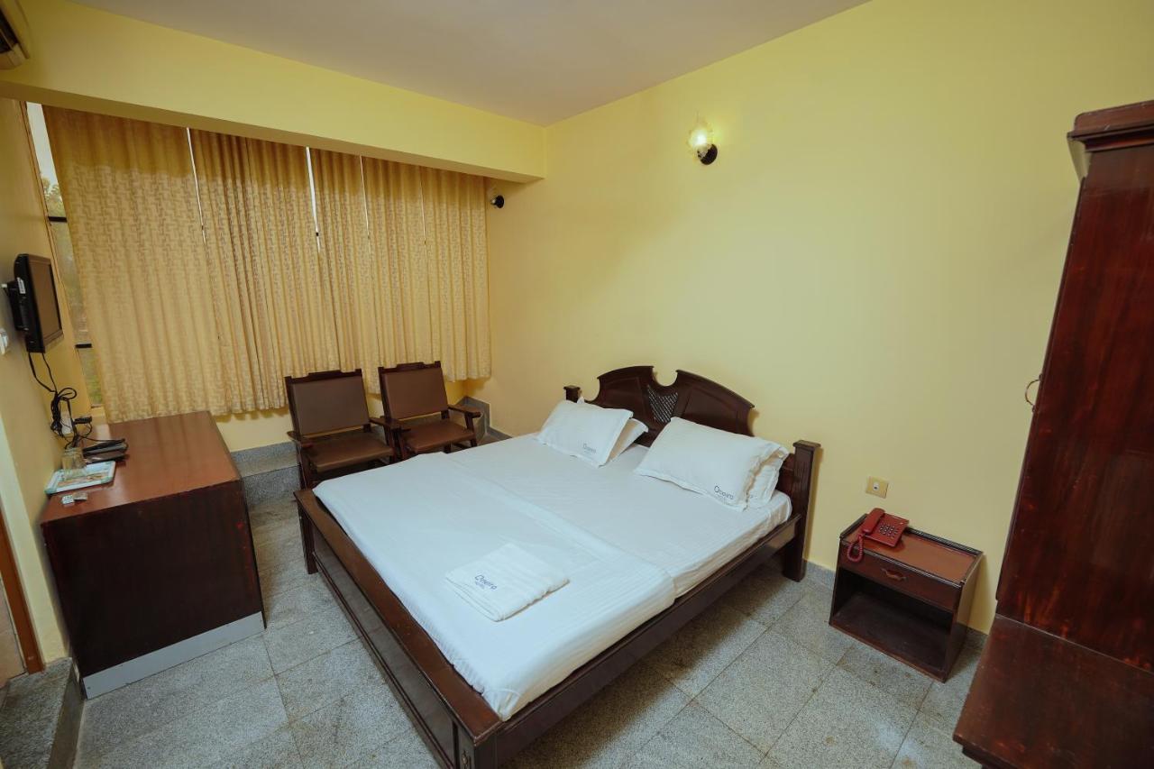 Hotel Oneiro Thrissur Exteriör bild