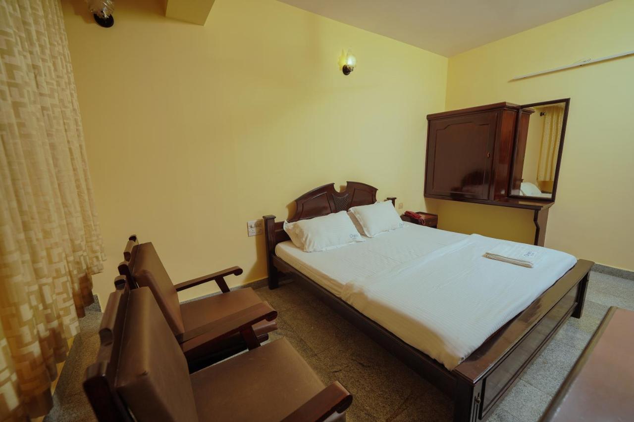 Hotel Oneiro Thrissur Exteriör bild